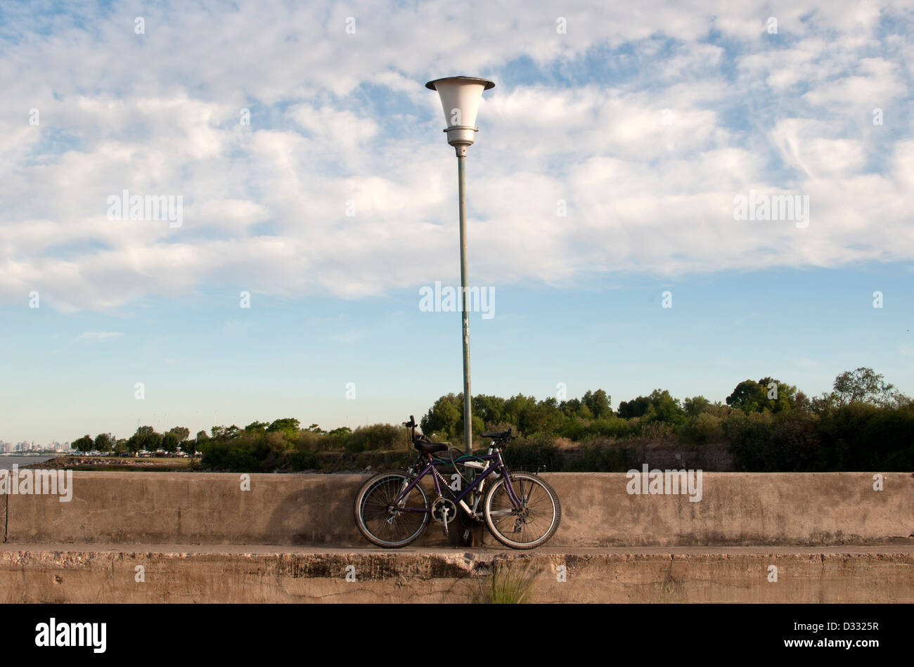 Fahrrad und bluff Stockfoto