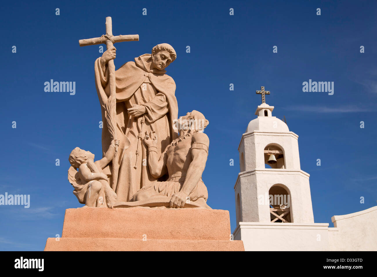 Statue von Fray Hermenegildo Francisco Garcés und St. Thomas Indian Mission in Yuma, Arizona, Vereinigte Staaten von Amerika, USA Stockfoto