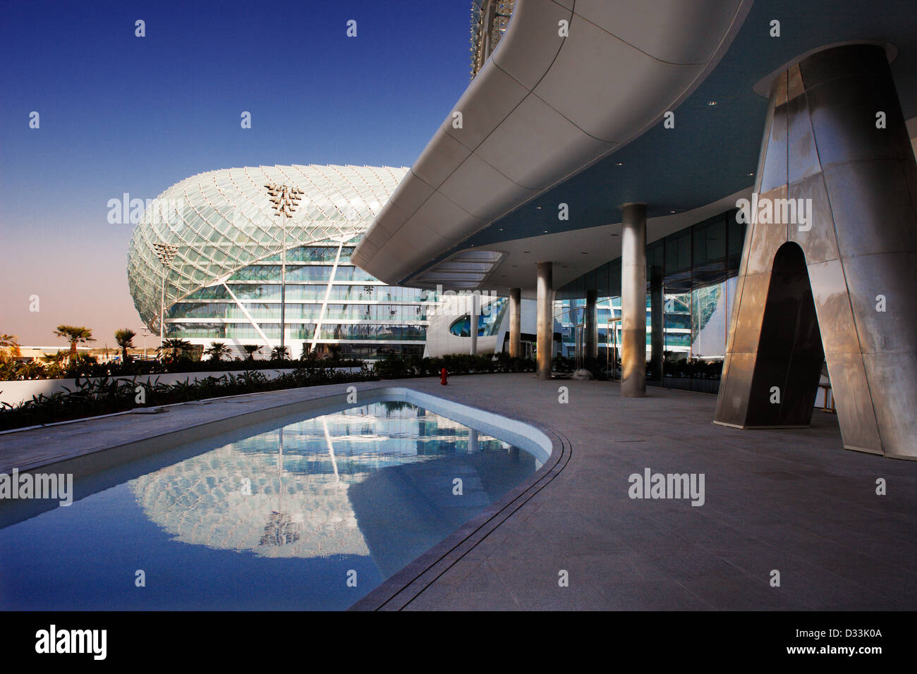 Die Raster-Shell das Yas Hotel ist ein Wahrzeichen von Abu Dhabi Grand Prix geworden. Stockfoto