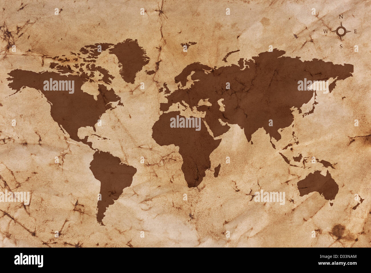 Alte Weltkarte auf zerknittert und voller Flecken Sepia gefärbt Pergamentpapier. Stockfoto