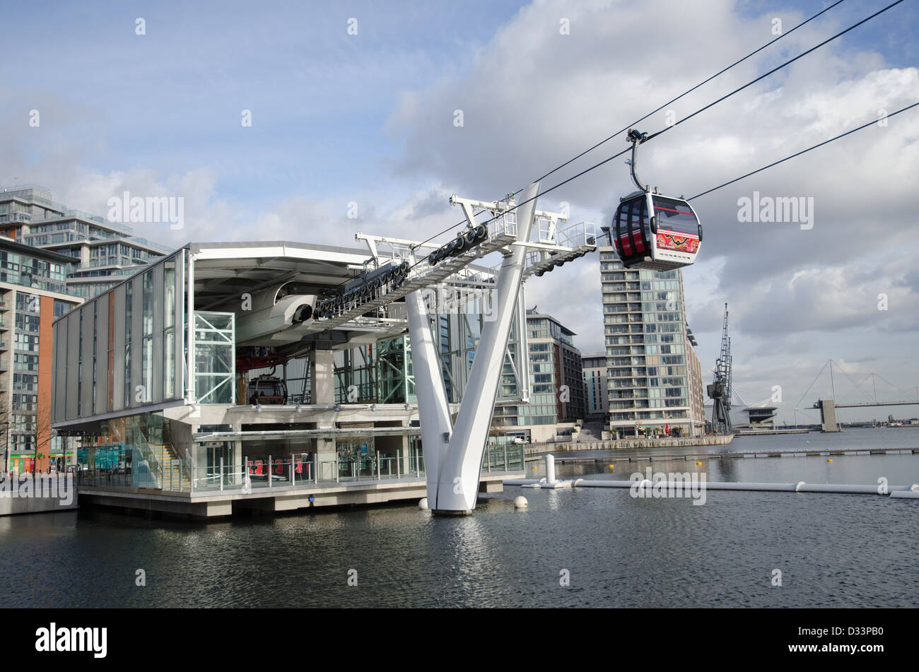Die Emirates AirLine Cable Car Station in den Royal Docks in Londons