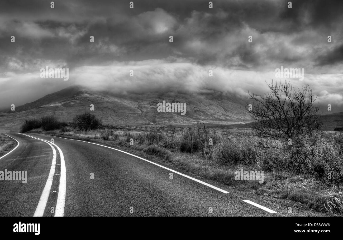 Straße durch Snowdonia, Wales, UK Stockfoto