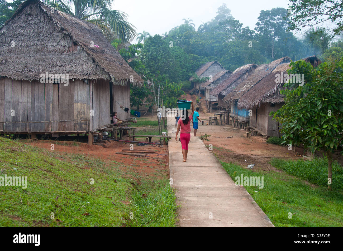 Buen Peru Dorf am Rio Galvez, Loreto Region, Amazonas Peru Stockfoto