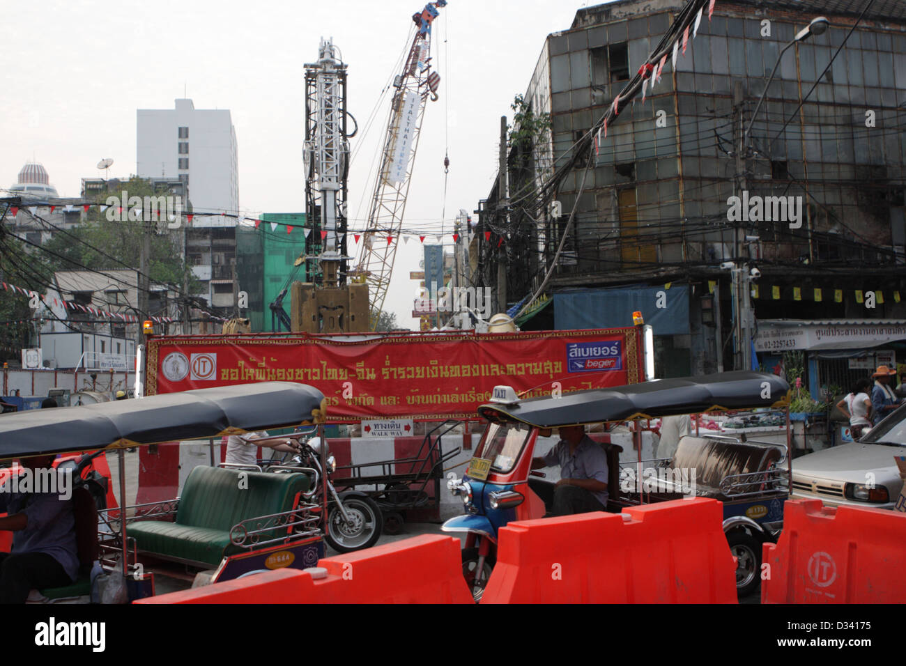 MRT-Baustelle in Bangkoks Chinatown, Thailand. Stockfoto