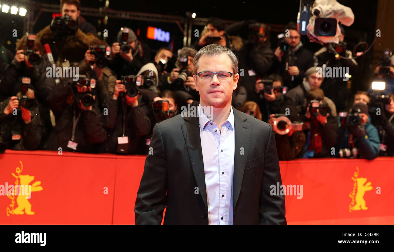 US-Schauspieler Matt Damon kommt für die Premiere des Films "Promised Land" während der 63. jährlichen internationalen Filmfestspiele Berlin, in Berlin, Deutschland, 8. Februar 2013. Der Film wird im Wettbewerb der Berlinale präsentiert vom 07 bis 17 Februar läuft. Foto: Kay Nietfeld dpa Stockfoto