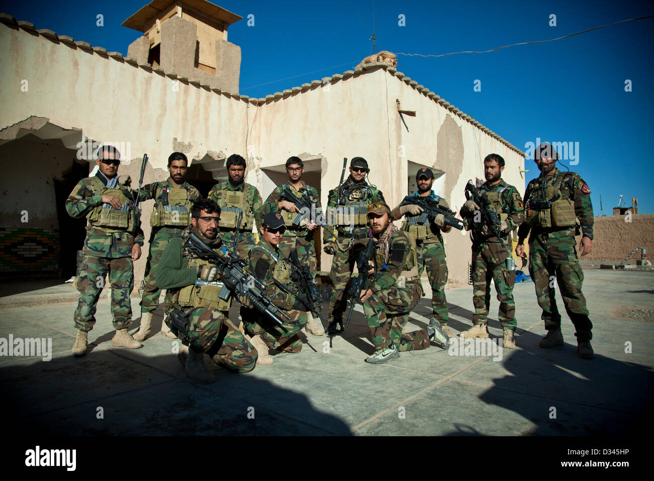 Provinz Herat, Afghanistan. 8. Februar 2013. Afghan National Army Special Forces Soldaten posieren für ein Gruppenfoto vor einem Mission 8. Februar 2013 in der Provinz Herat, Afghanistan. Stockfoto