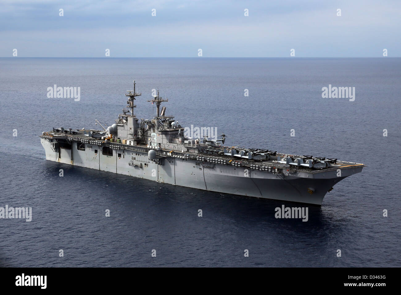 Die US Navy amphibische Angriff Schiff USS Kearsarge 6. Februar 2013 in den Atlantischen Ozean. Stockfoto