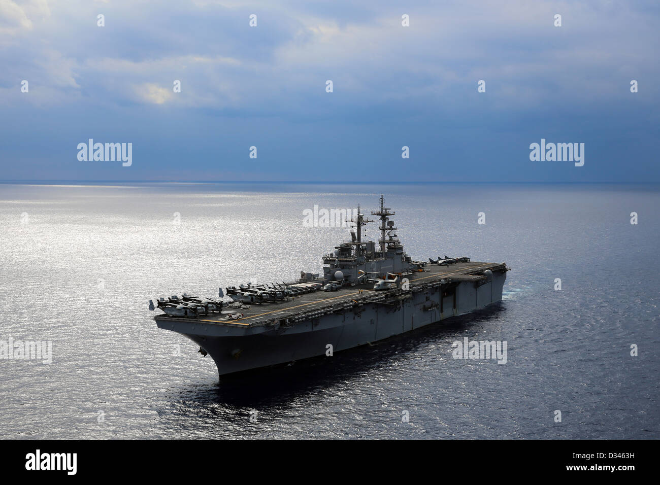 Die US Navy amphibische Angriff Schiff USS Kearsarge 6. Februar 2013 in den Atlantischen Ozean. Stockfoto