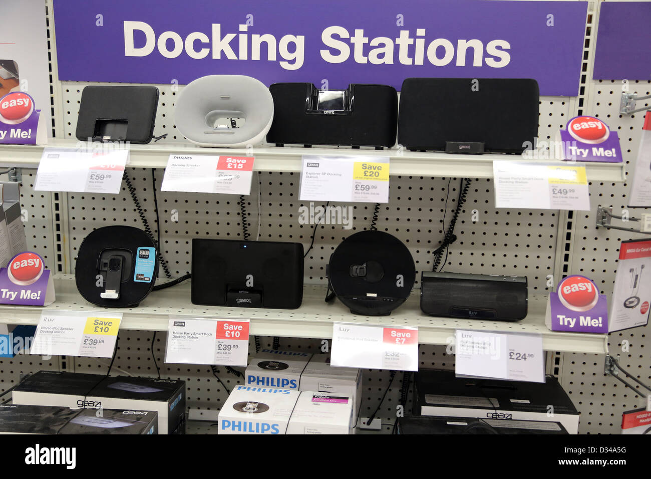 Docking-Stationen für iPods und MP3s auf Verkauf im Shop Stockfoto