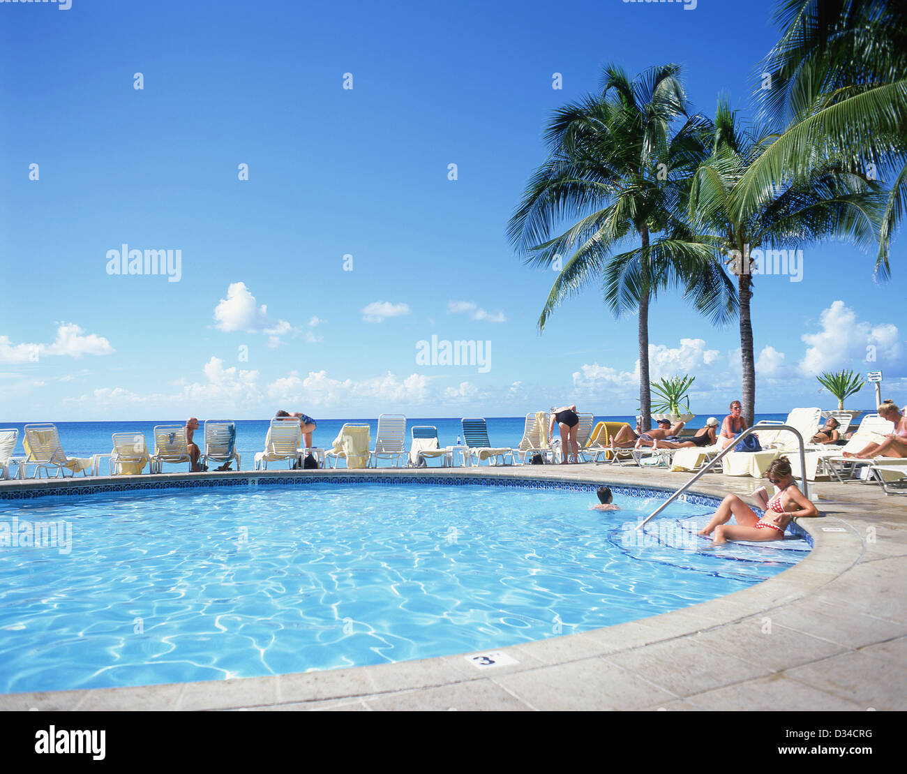 Grand Cayman Marriott Beach Resort Swimmingpool, Seven Mile Beach, West Bay, Grand Cayman, Cayman Islands, Großantillen, Karibik Stockfoto