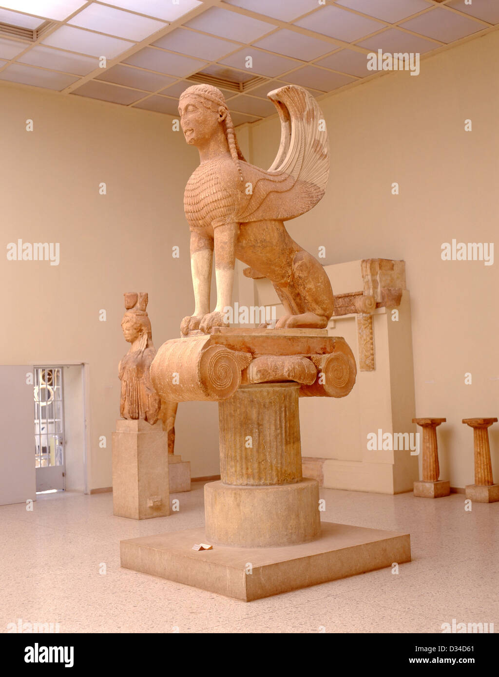 Antike griechische Sphinx (570BC) in Delphi Archäologisches Museum, Delphi, Parnass, Griechenland Region, Zentralgriechenland Stockfoto