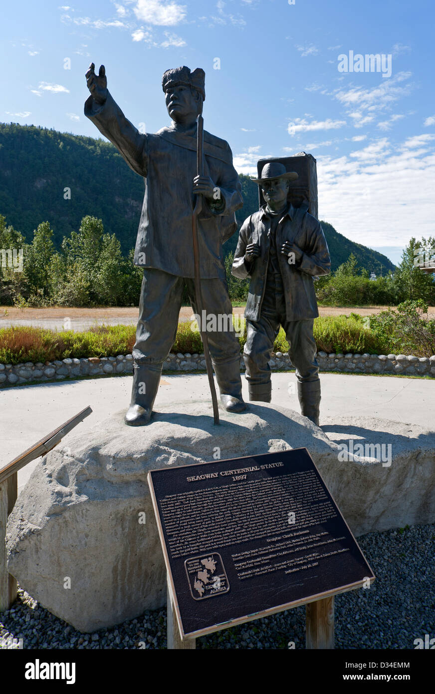 Centennial-Denkmal (1897-1997). Bildhauer: Chuck Buchanan. Skagway. Alaska. USA Stockfoto