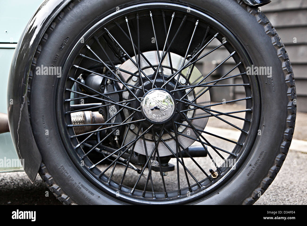 Rad-Detail auf der Morgan 3 Wheeler Sportwagen, Winchester, UK, 19 09 2011 Stockfoto