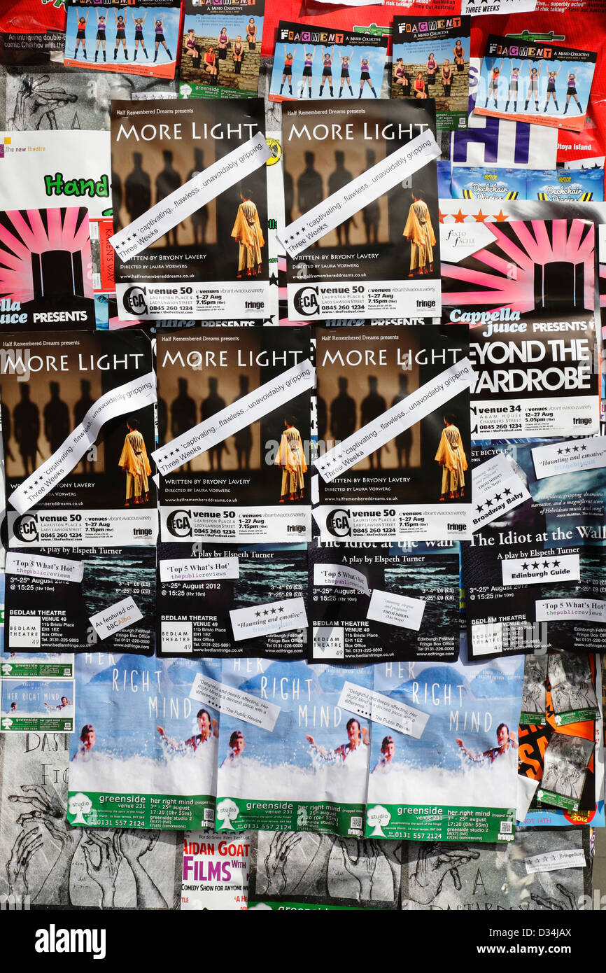 Plakate, die Shows beim Edinburgh Festival Fringe, Schottland, Großbritannien, fördern Stockfoto