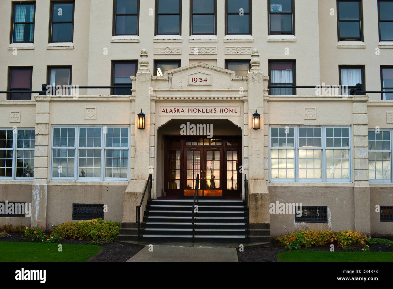 Die Sitka Pioneer Home, das älteste der sechs, ist ein betreutes Wohnen Hause in Sitka, Alaska, USA. Stockfoto