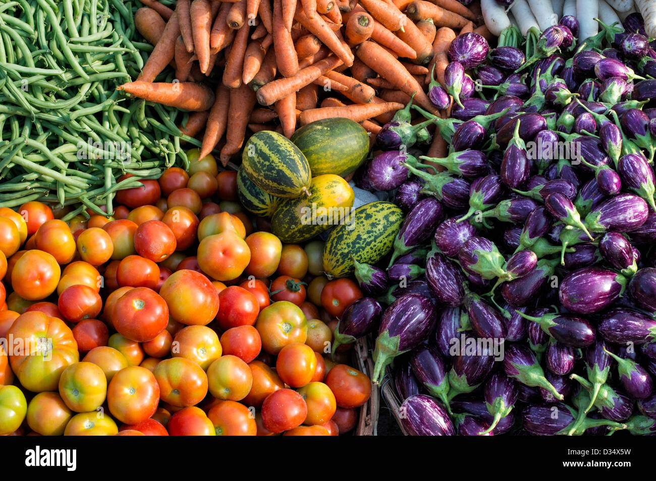 Indisches Gemüse in einem ländlichen Dorf Markt, Andhra Pradesh, Indien. Stockfoto