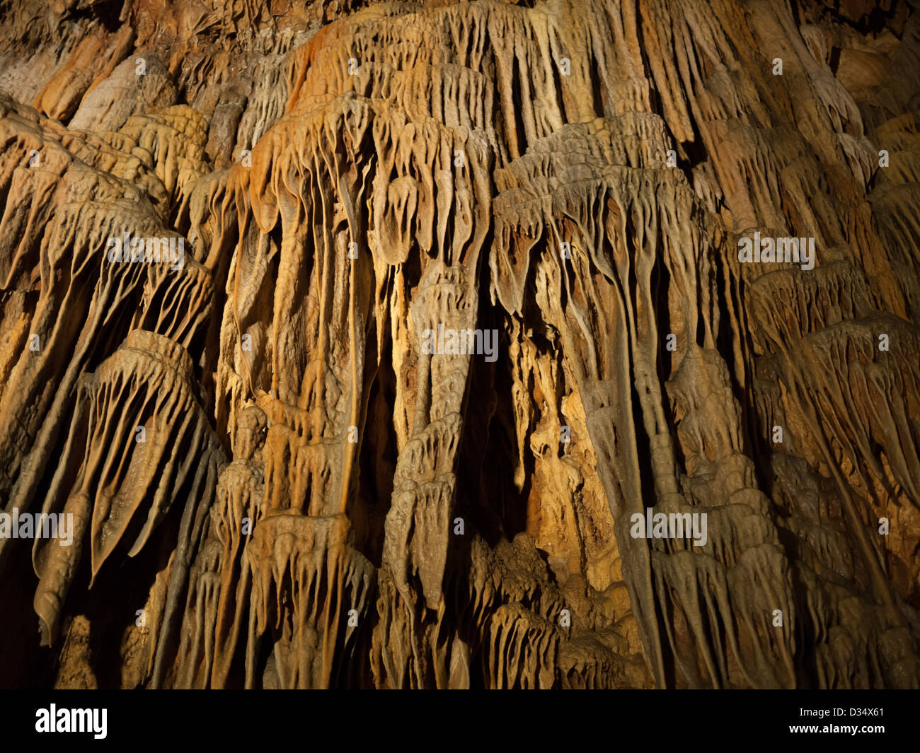 Calcerous Formationen in den Höhlen von Dim, Dim River Valley, Türkei. Stockfoto