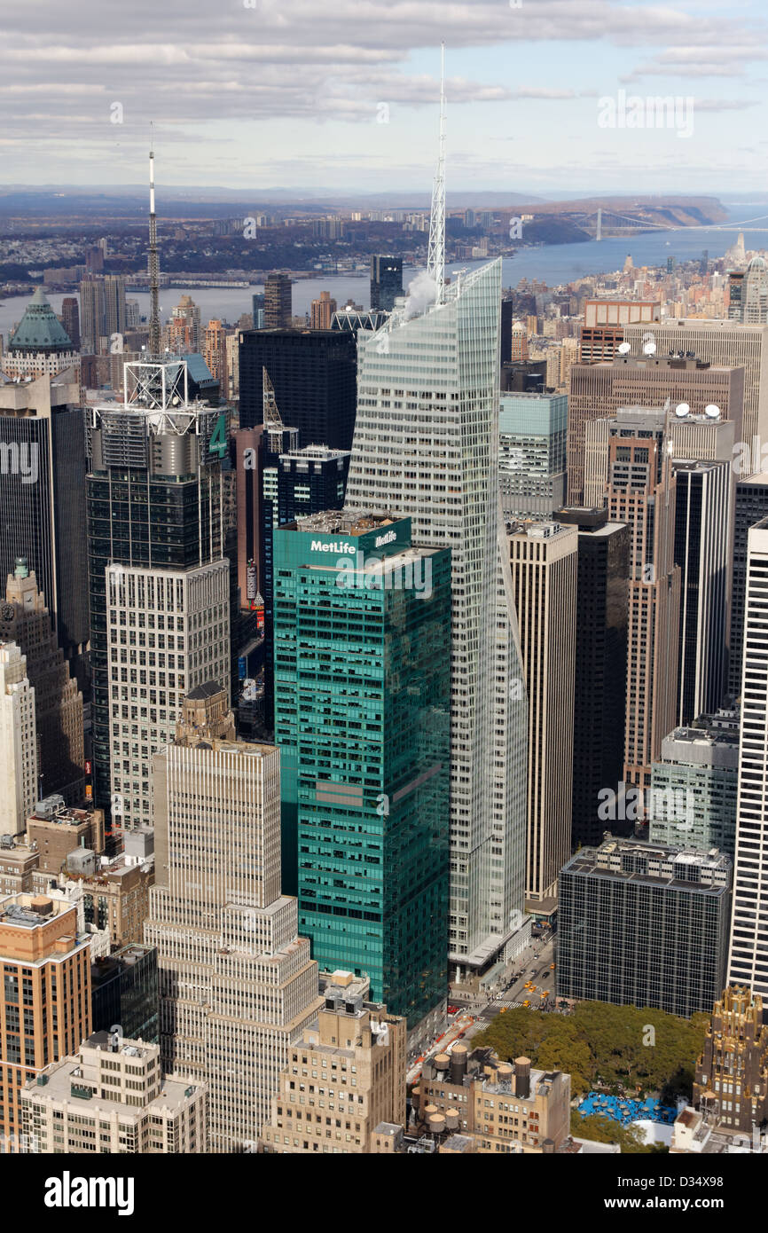 Ein Blick auf das Stadtbild von Manhattan vom Empire State Building in New York, NY. Stockfoto