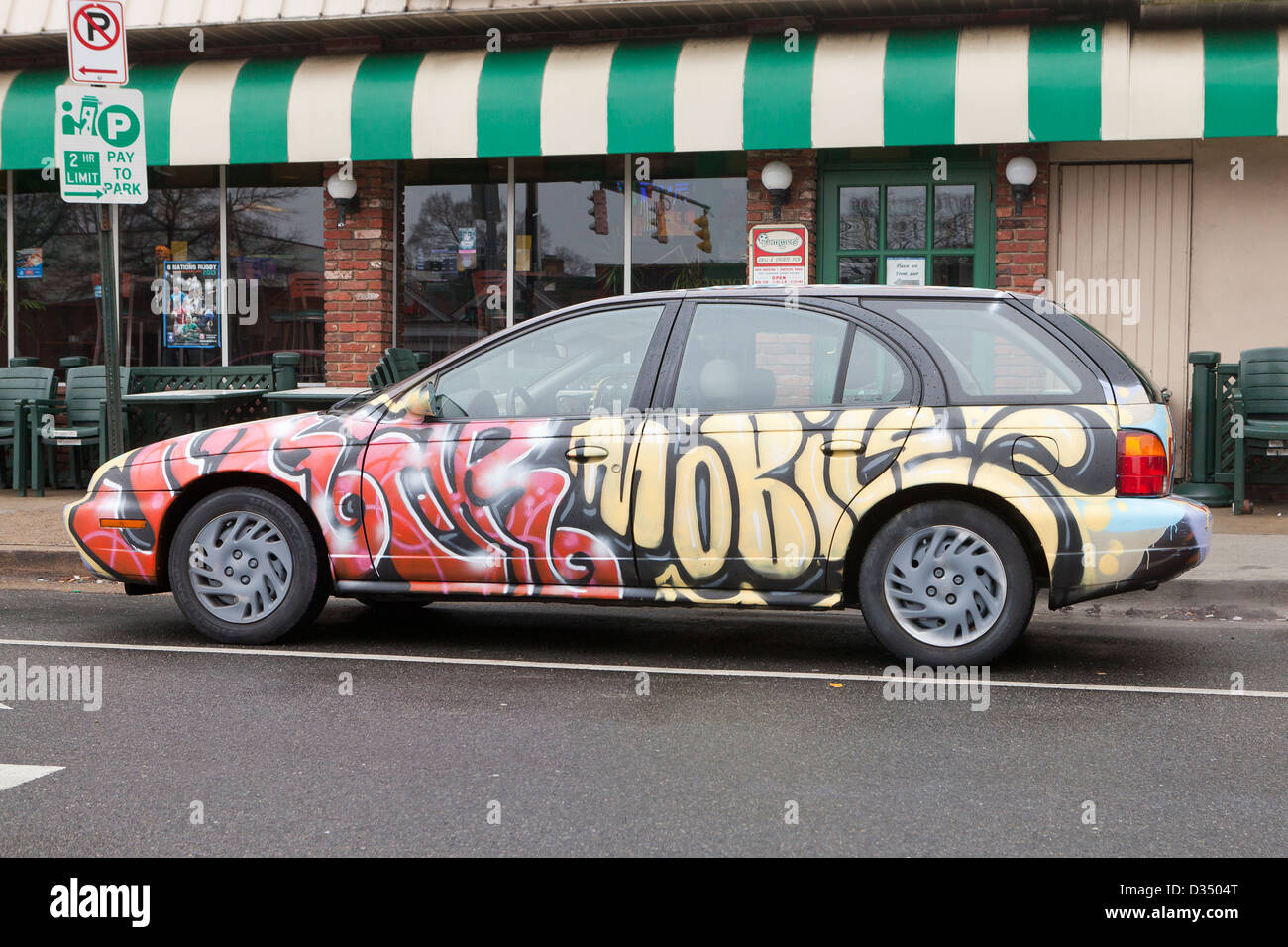 Graffiti auf Auto - USA gemalt Stockfoto