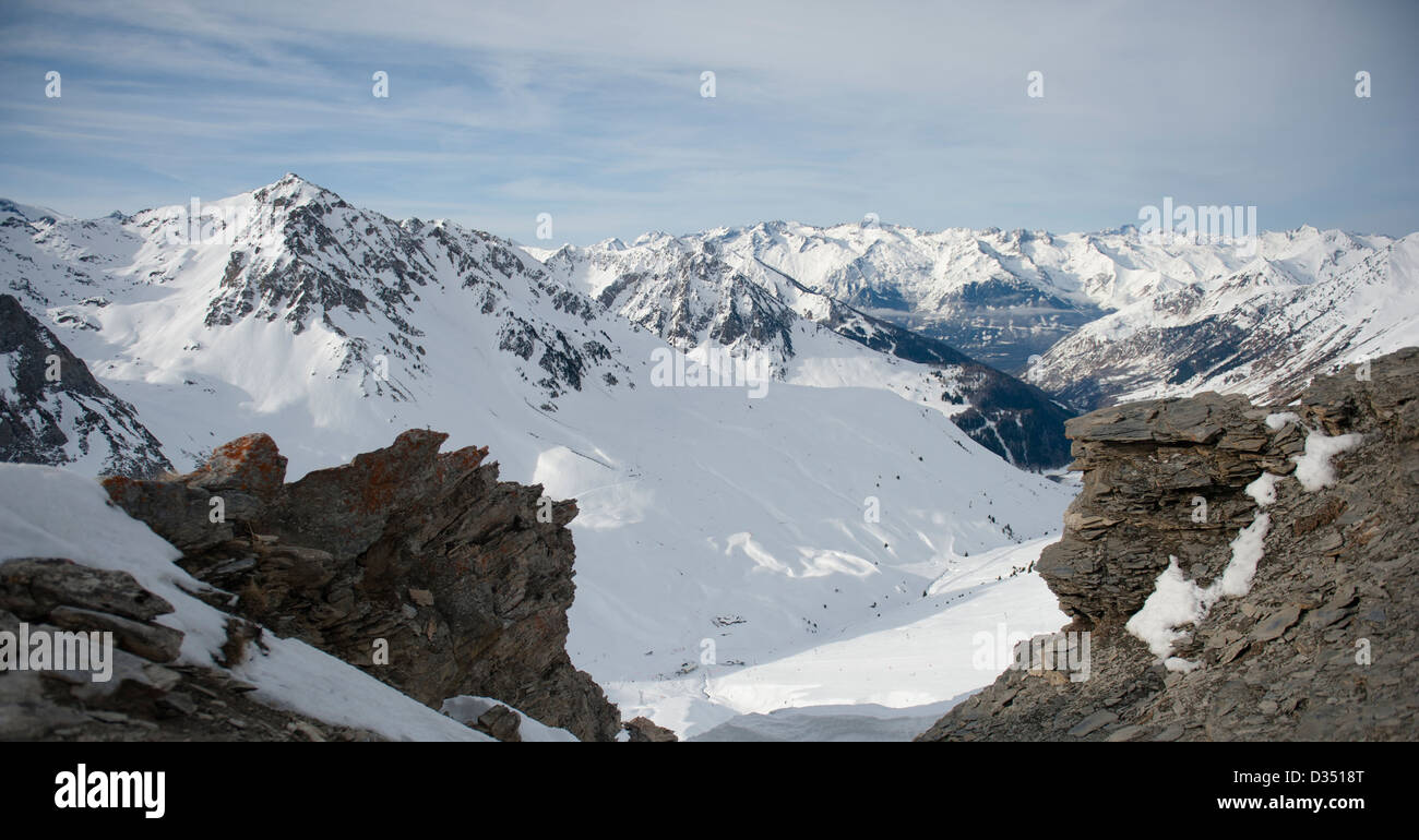 Blick von der Bergstation der Sesselbahn Tournaboub in Richtung Tal Baréges, Grand Tourmalet, französischen Pyrenäen Stockfoto