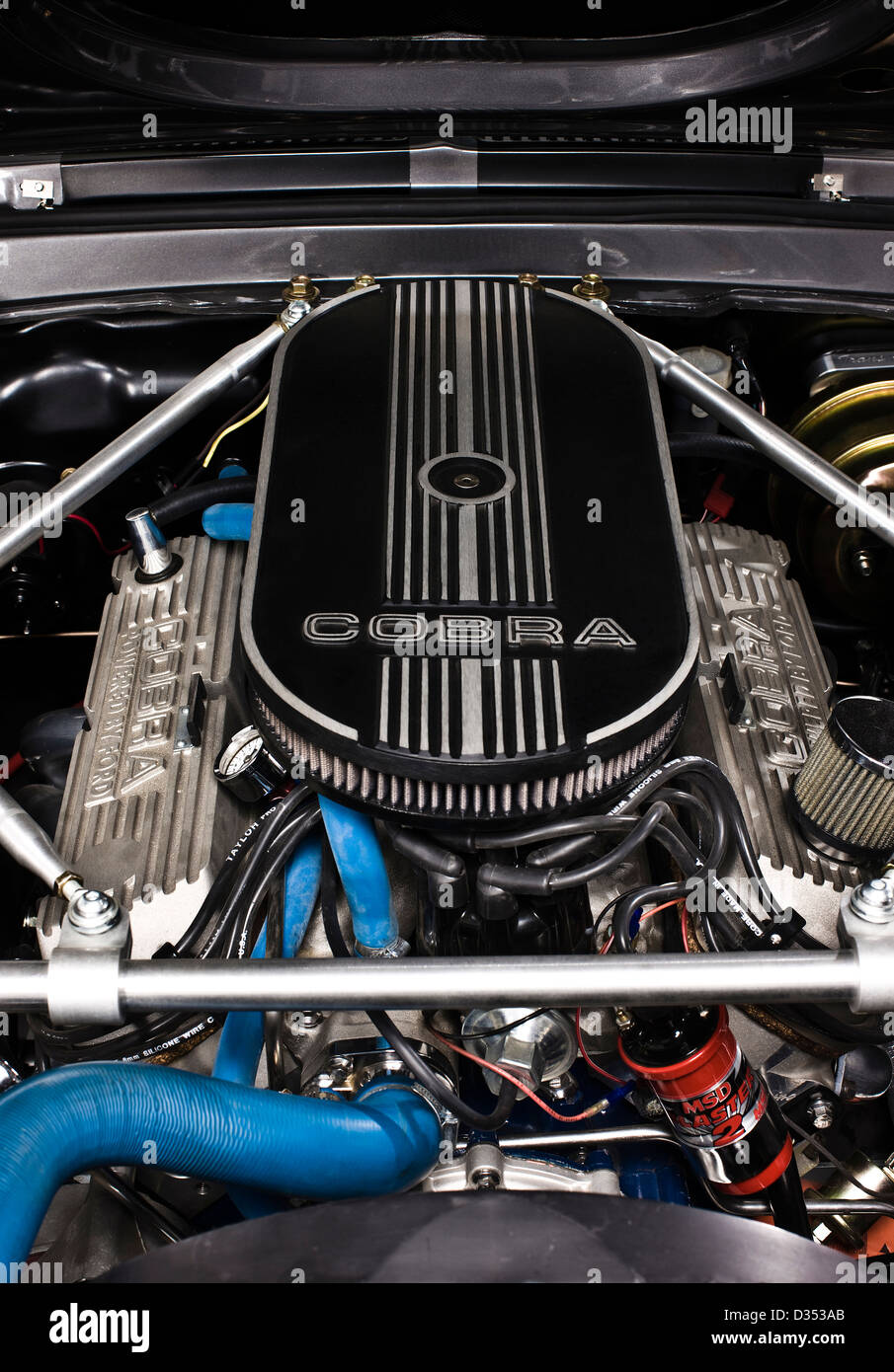 Cobra Motor und Verdrahtung in der Shelby Mustang GT 350 Stockfoto