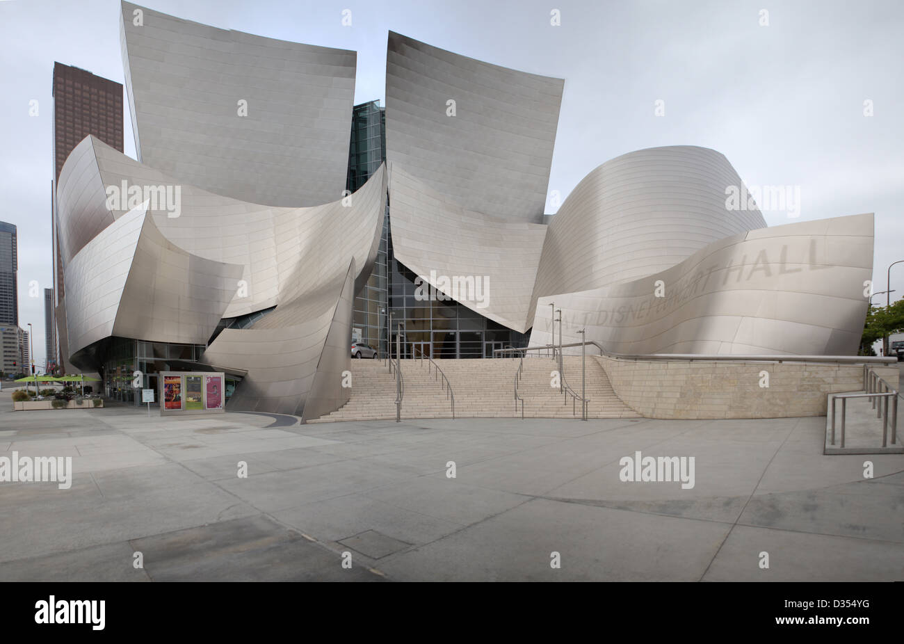 Genähte Panorama: Walt Disney Concert Hall in Los Angeles Stockfoto