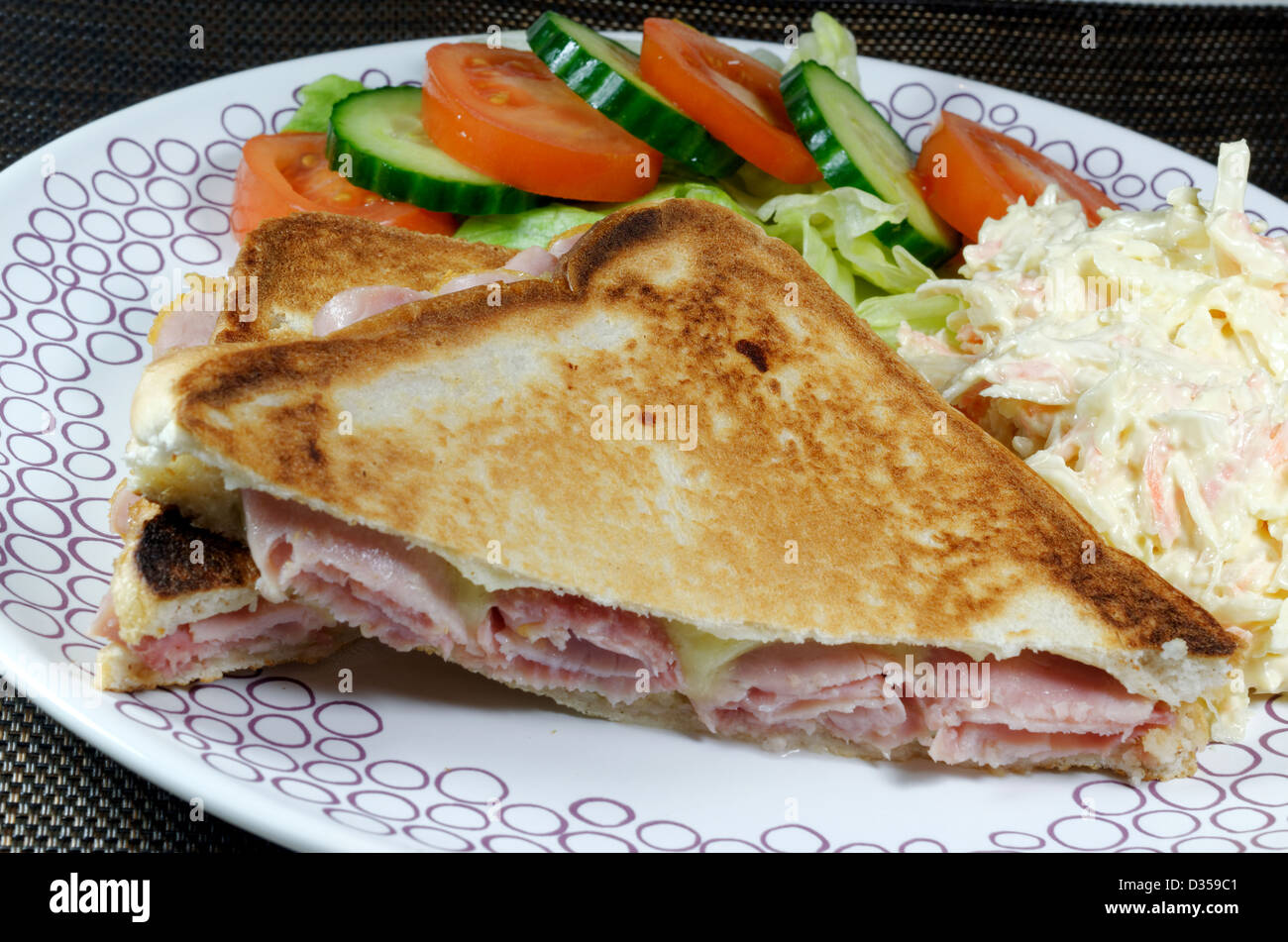 Einen frisch gebrühten gerösteten Cuban Sandwich mit Salat Stockfoto