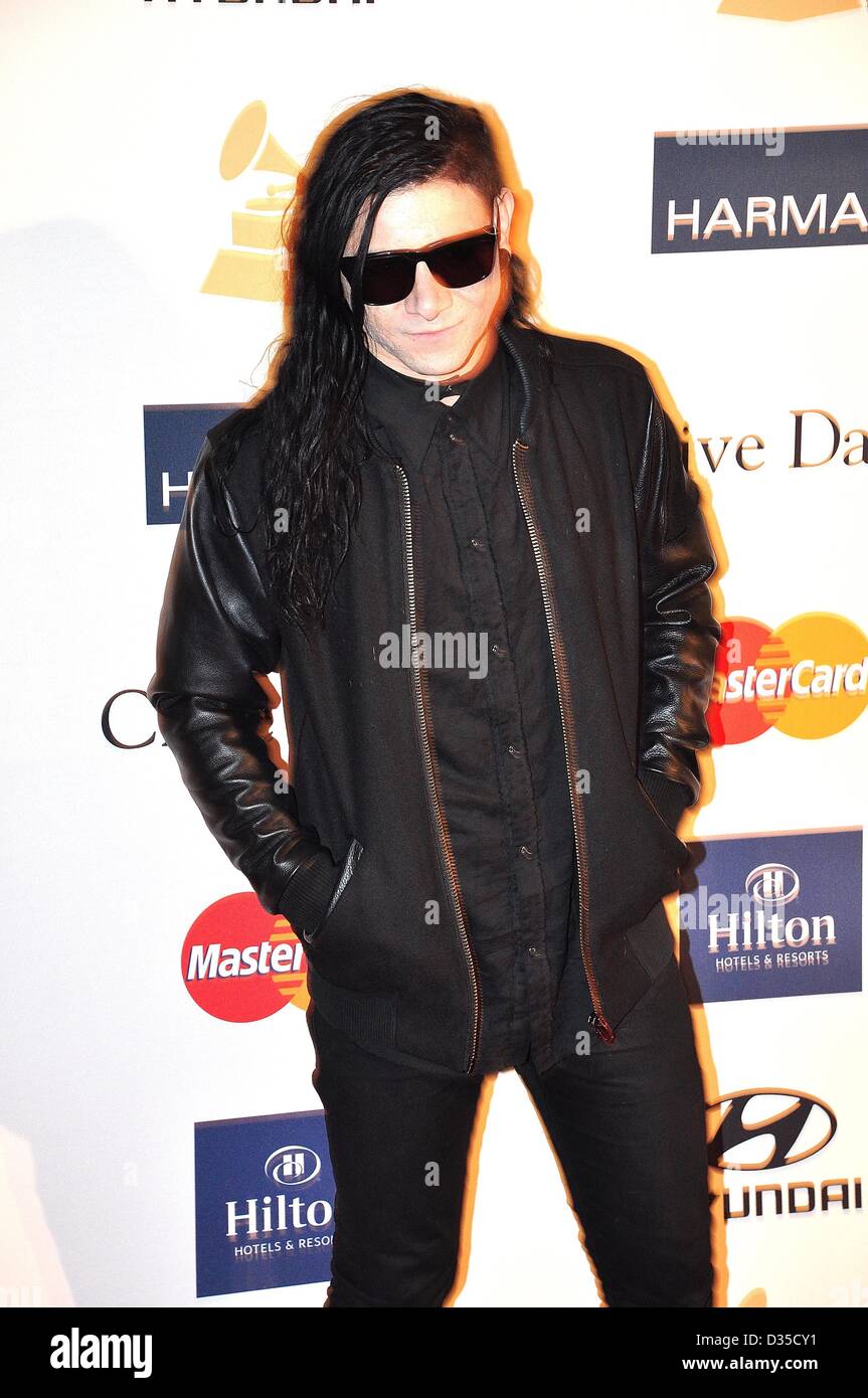 9. Februar 2013 - Beverly Hills, Kalifornien, USA - Electronic Musician SKRILLEX kommt in der 55th Annual GRAMMY Awards Pre-GRAMMY-Gala und Salute Industrie Ikonen zu Ehren L.A. Reid im The Beverly Hilton statt (Credit-Bild: © Valerie Nerres/ZUMAPRESS.com) Stockfoto