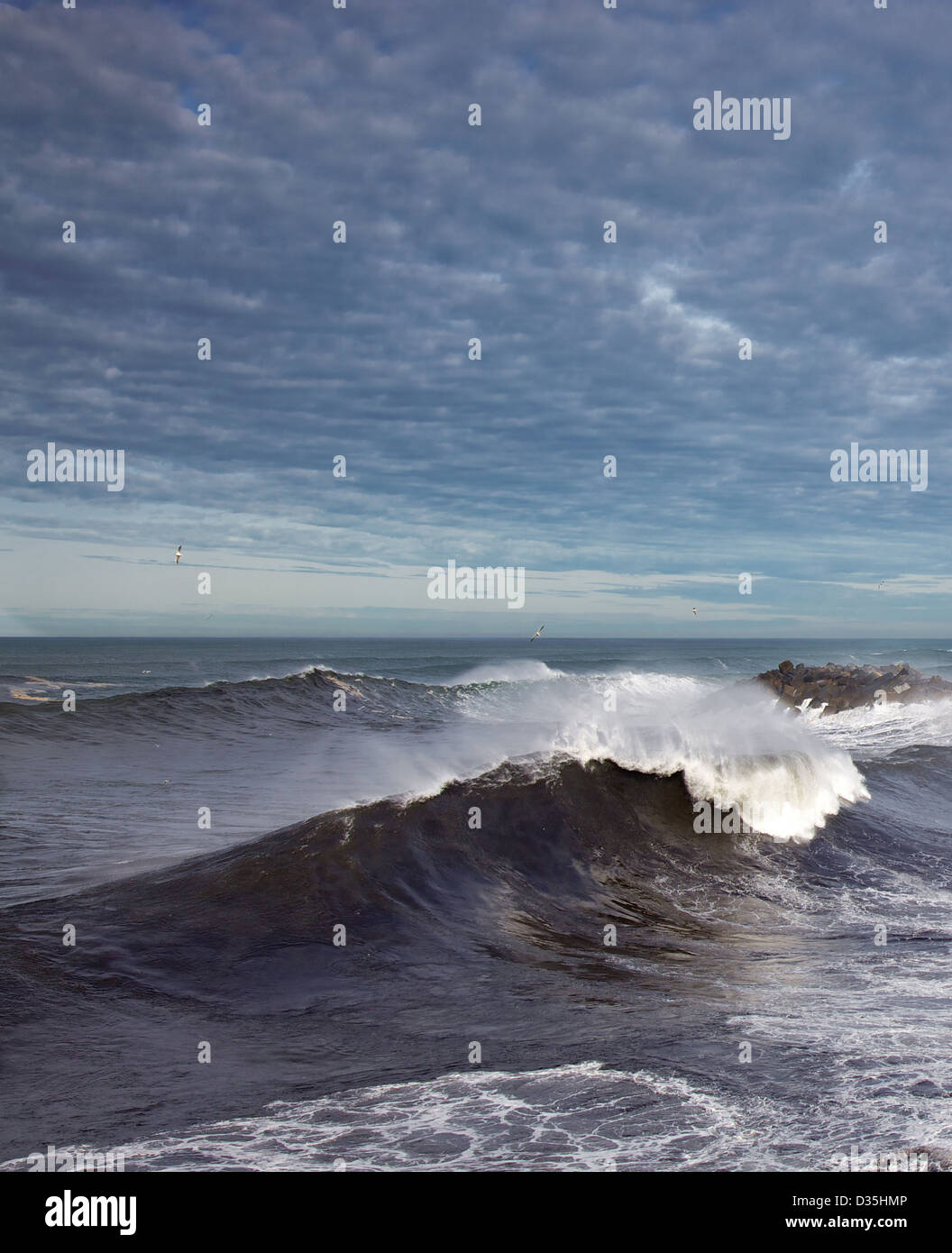Biga-Wellen am Kantabrischen Meer Stockfoto