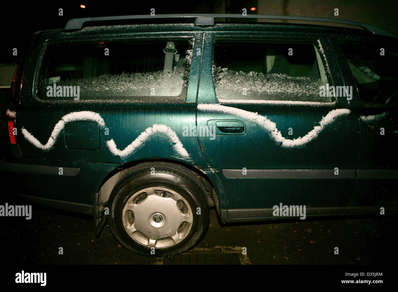 20. Januar 2013, Belfast, Nordirland. Nach einem Schneefall war das Muster links eine sinusförmige Welle auf der Side-car Stockfoto