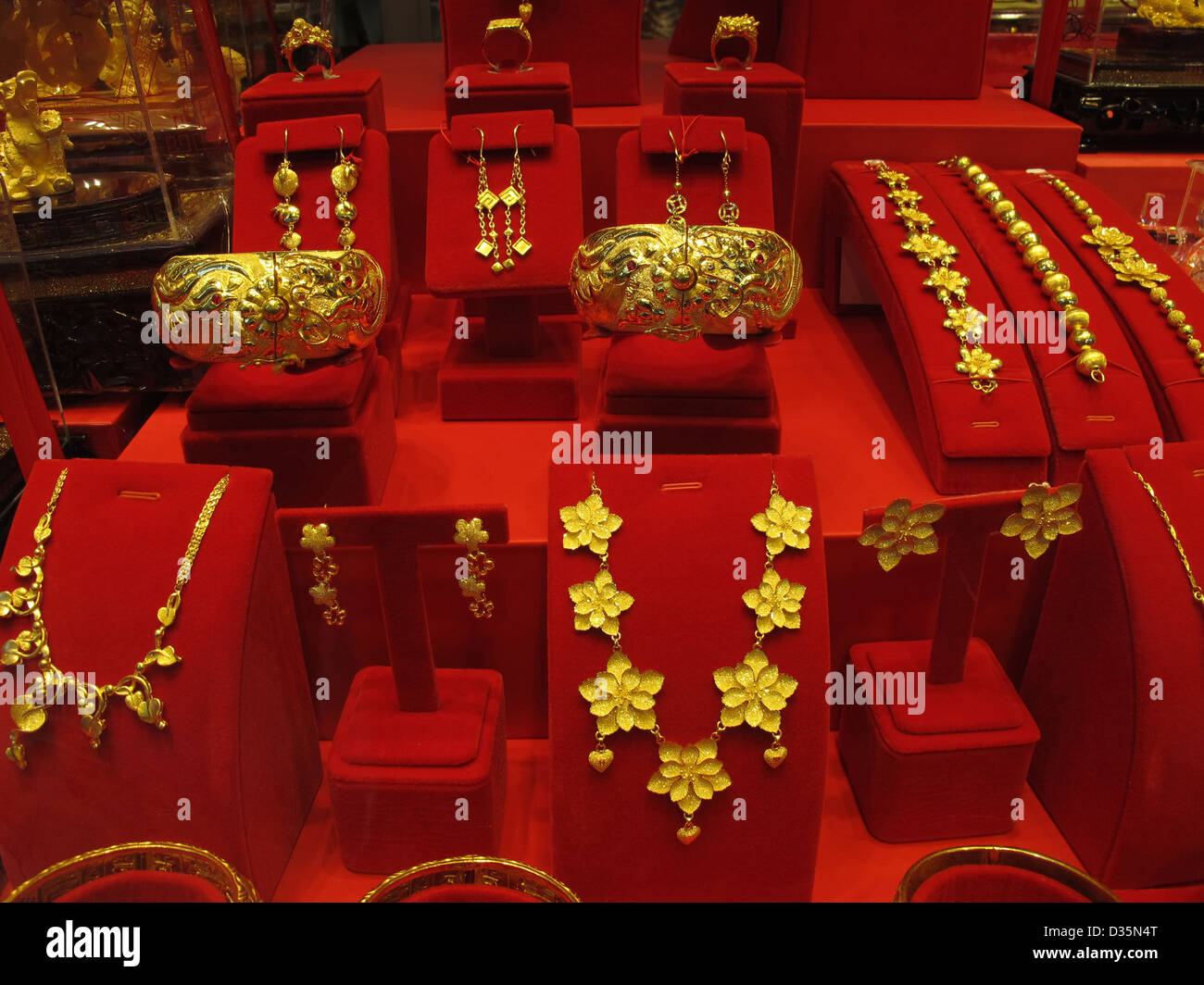 Chinesische Schmuck Gold verrückt. Goldmarkt als es bezieht sich auf China.  Boomenden Luxus-Markt in China. Stockfoto