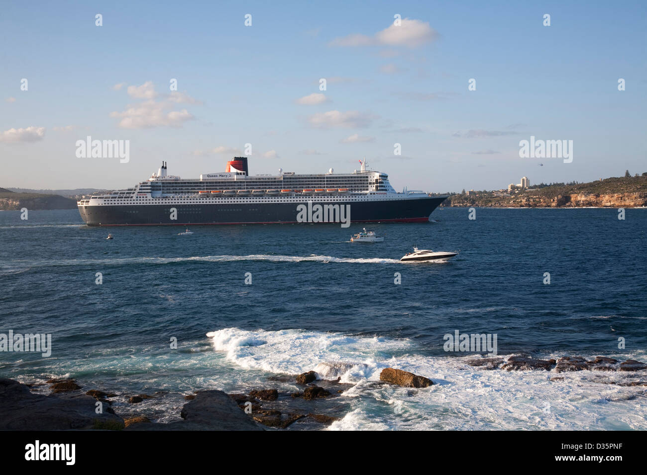 Die Queen Mary 2 Cruise Ship Abflug Sydney Australia in South Head Stockfoto