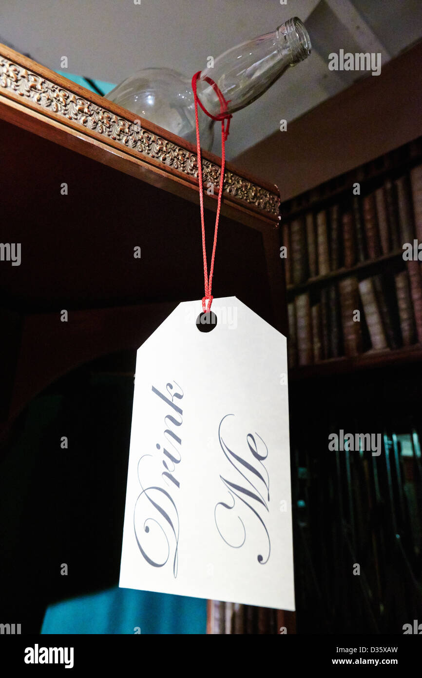 Alice im Wunderland thematische Dekorationen in Waddesdon Manor Stockfoto