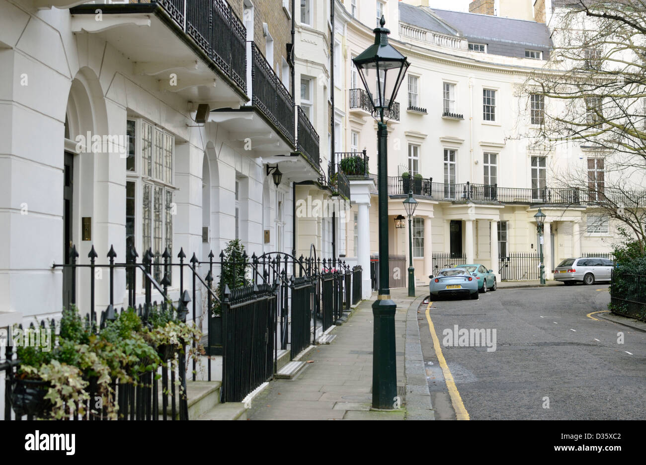 Häuser in Brompton Square SW3, Knightsbridge, London, Großbritannien Stockfoto