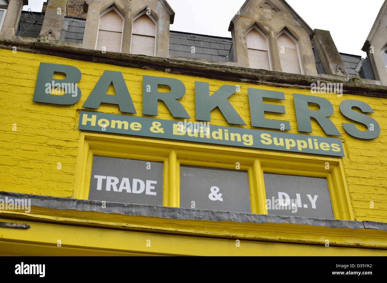 Barkers Zuhause und Baubedarf Shop in Clapham, London, UK Stockfoto