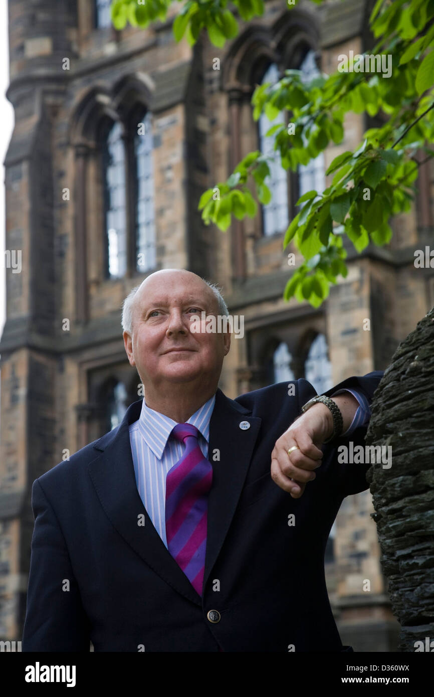 Professor Sir Calman, der Kanzler der University of Glasgow und