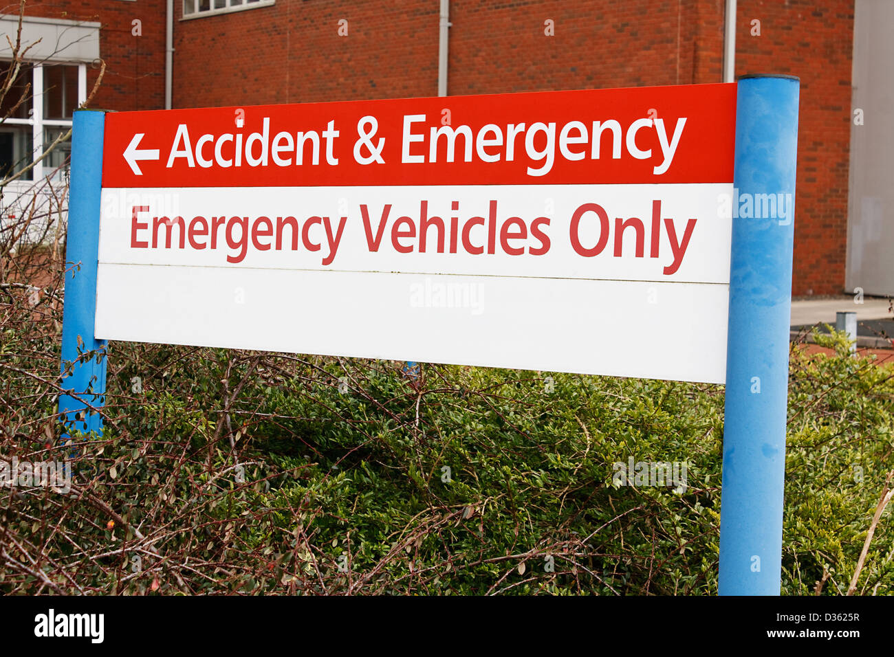 Unfall- und Rettungszeichen im örtlichen Krankenhaus Klinik für Unfall Stockfoto