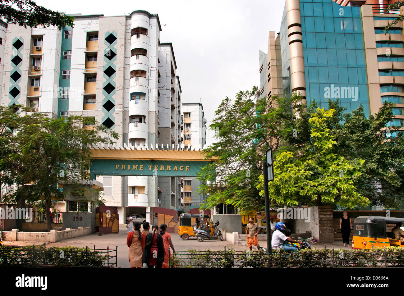 Erstklassige Terrasse dem modernen Apartments Architektur Chennai (Madras) Indien Tamil Nadu Stockfoto
