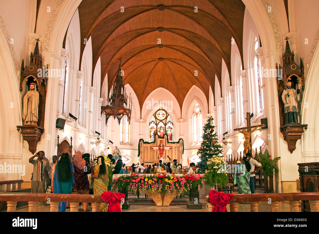 Weihnachten in der Kirche des Hl. Thomas San Thome Basilica römisch-katholischen Chennai Madras Indien Tamil Nadu 16 Cent Portugiesisch Stockfoto