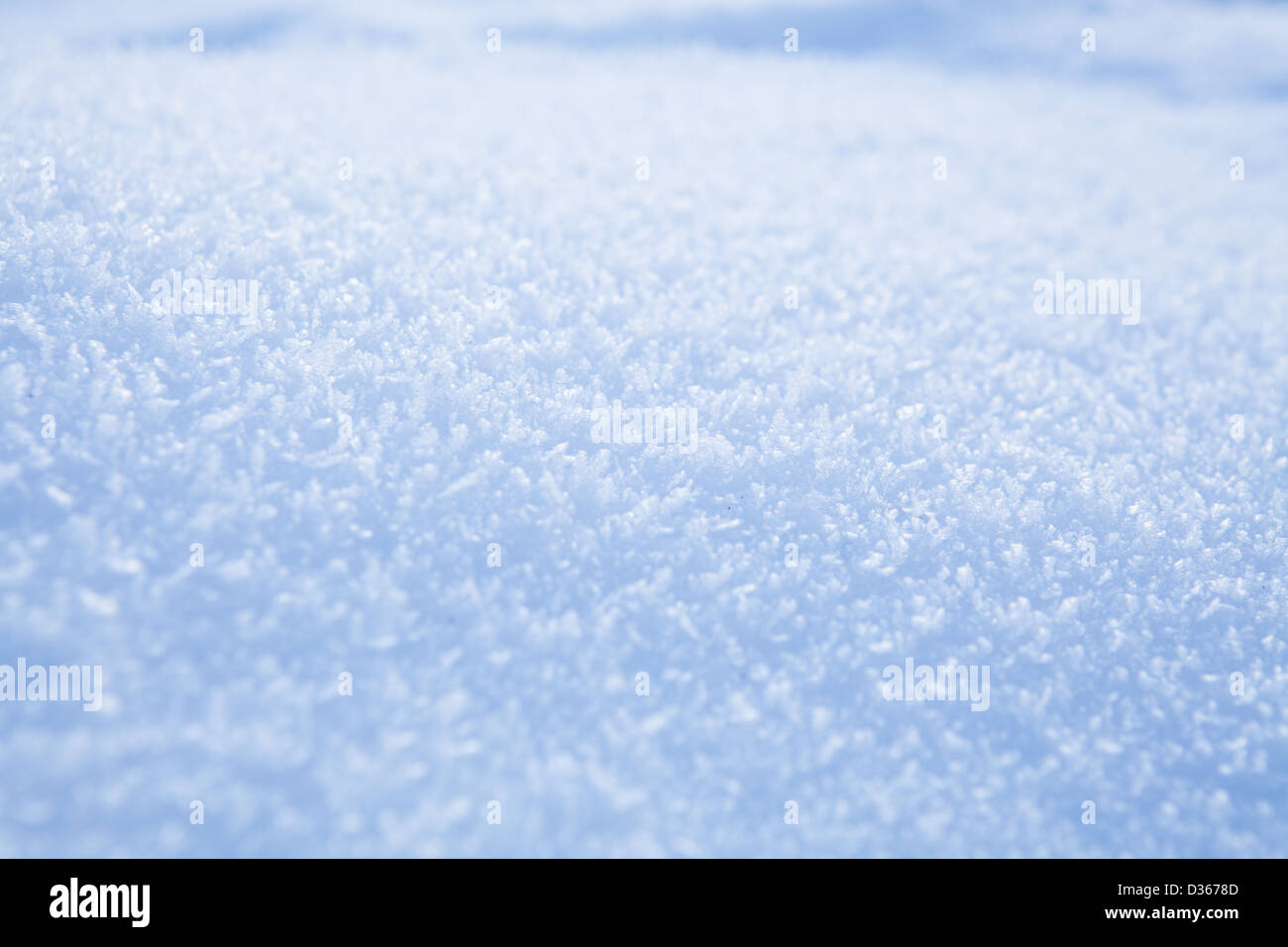 Frische weiße Pulver Schnee Hintergrund von außen am Wintertag Stockfoto