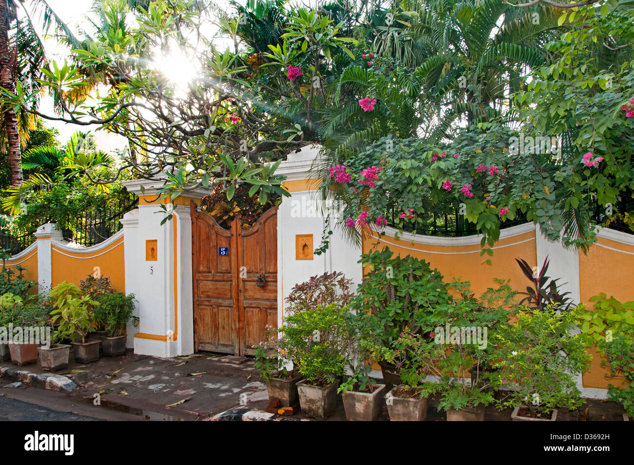 Haus mit Garten Puducherry (Pondicherry) Indien Tamil Nadu Stockfoto