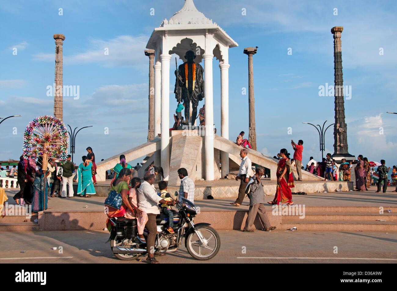 Mahatma Gandhi-Statue an der Uferpromenade von Pondicherry (Puducherry) Indien Tamil Nadu Stockfoto