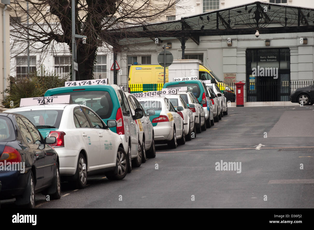 Taxistand außerhalb von Brighton Royal Sussex County Hospital RSCH Stockfoto