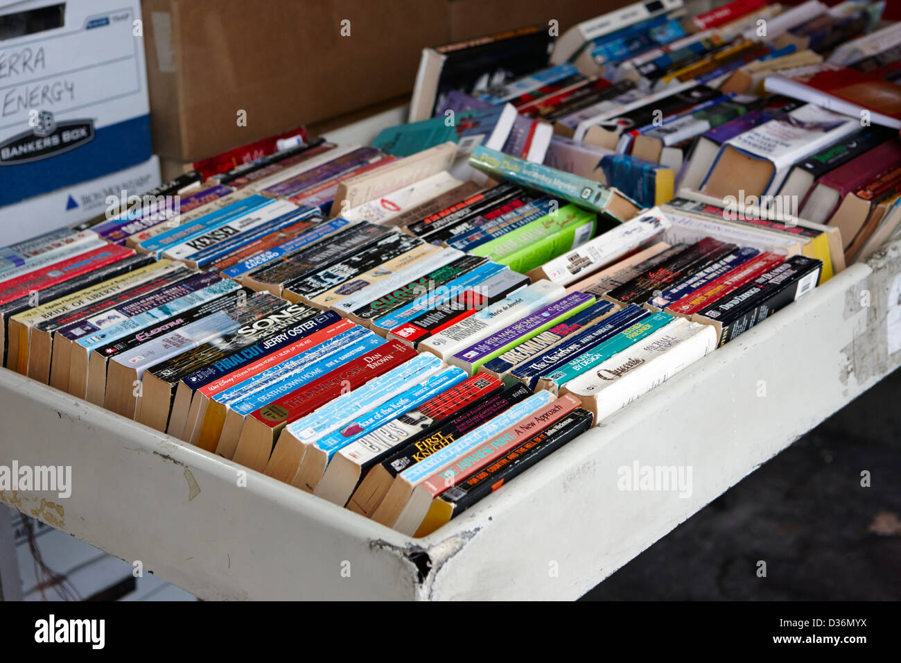 englischer Sprache gebrauchte Bücher zum Verkauf auf einem Stall Vancouver BC Kanada Stockfoto