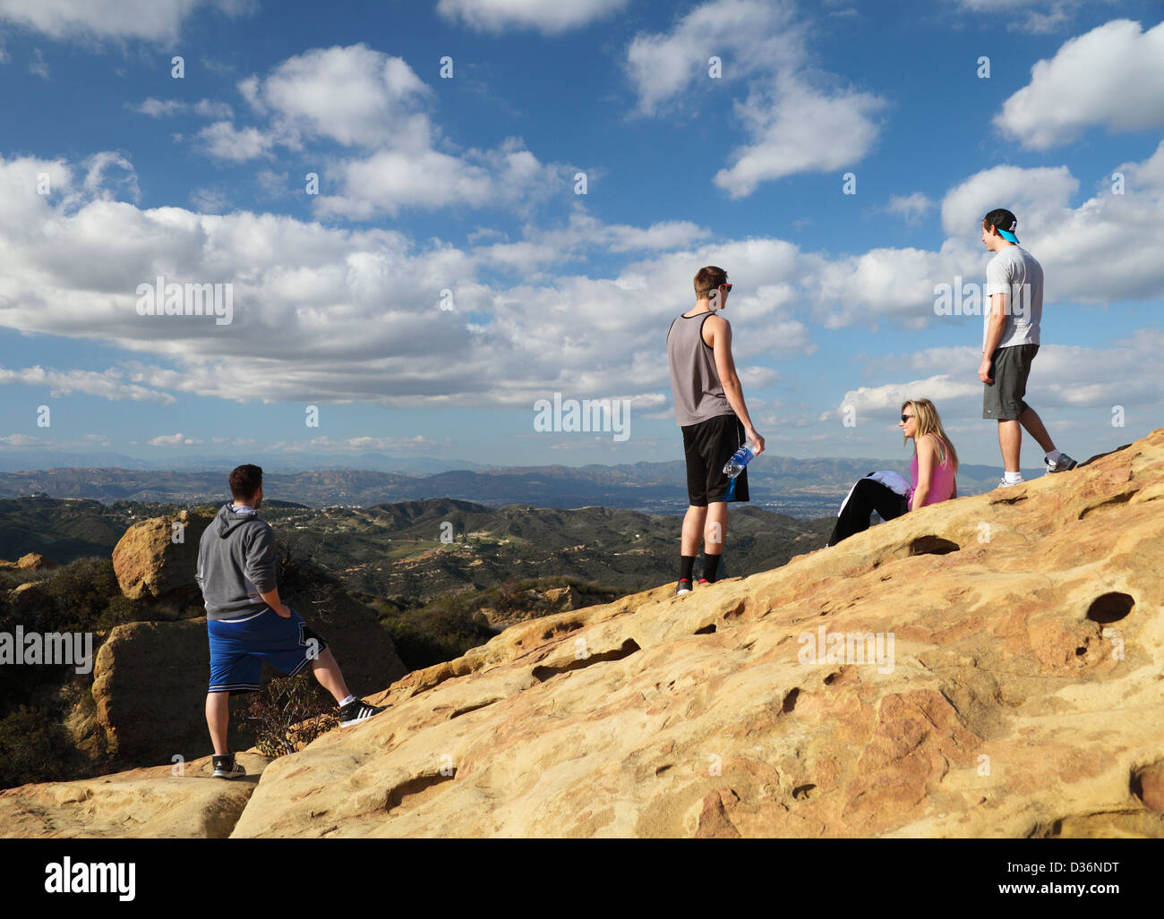 Wanderer bei Eagle Rock im Topanga State Park Stockfoto