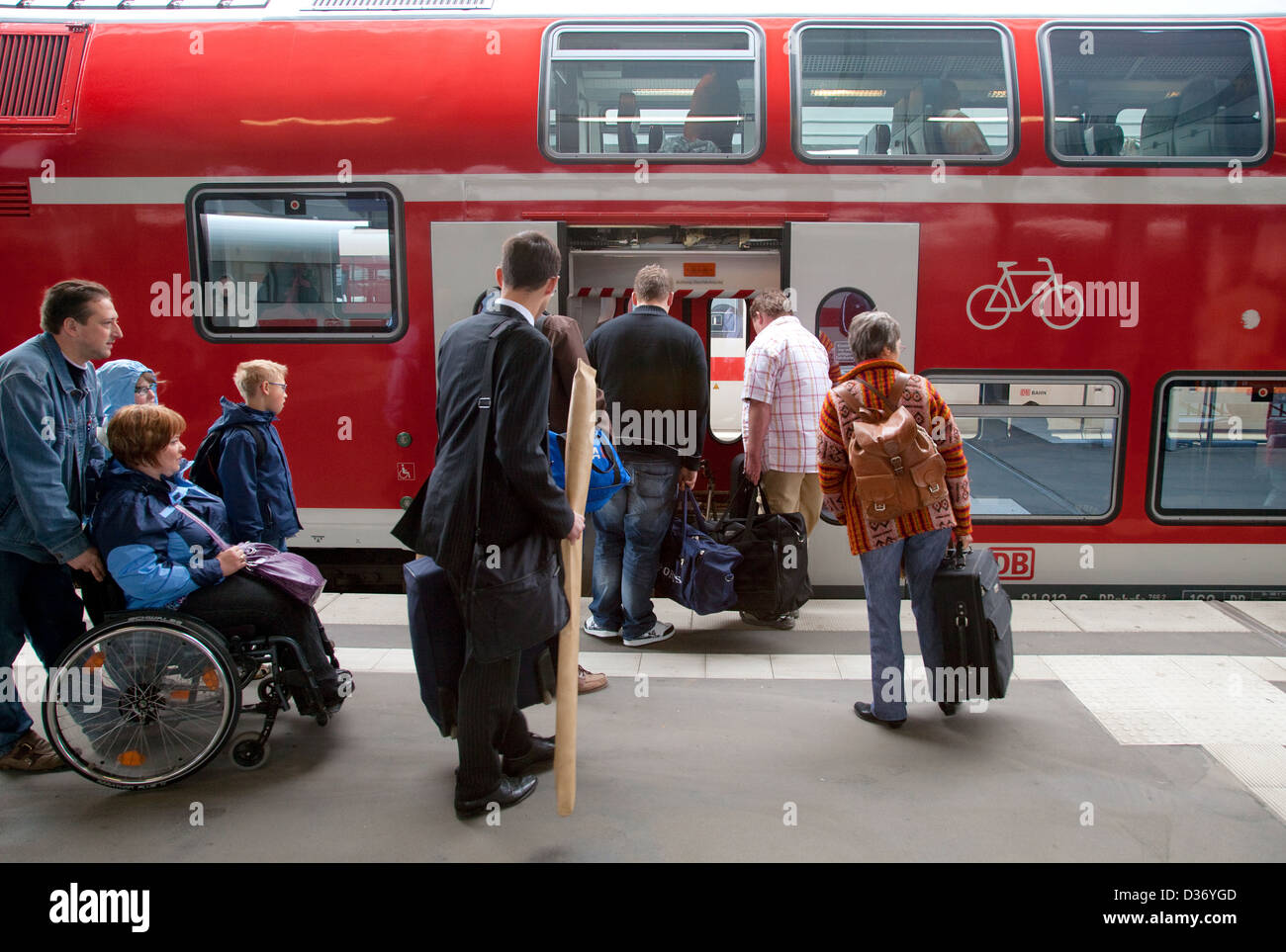 Essen, Deutschland, die Deutsche Bahn auf regionale Schnellzug Essen Stockfoto