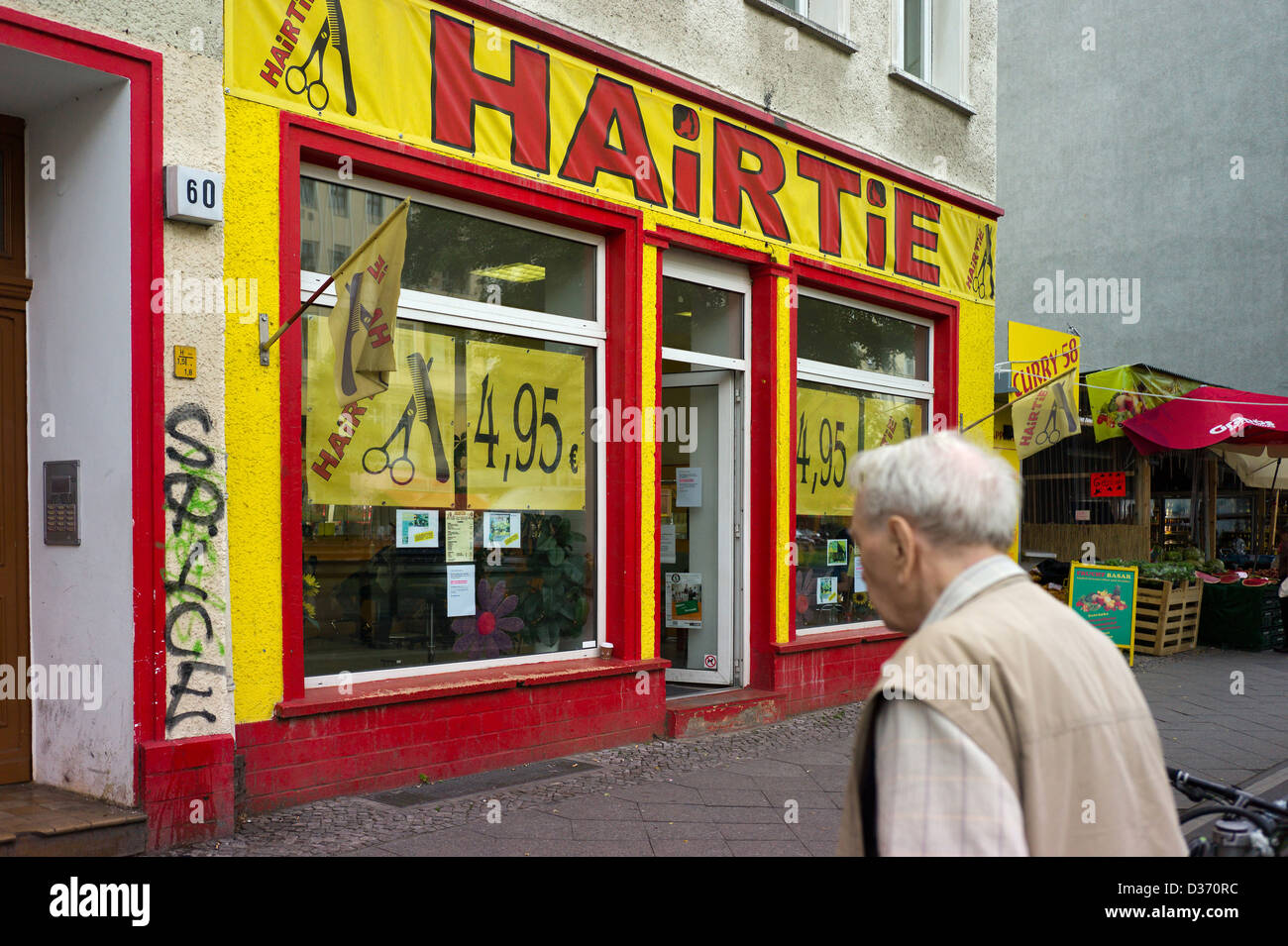 Berlin, Deutschland, billig Friseur Hairtie an der Frankfurter ...