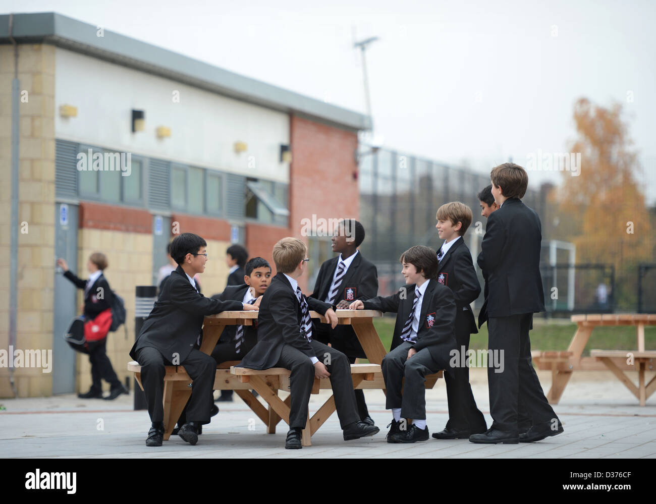 Eine Gruppe von jungen an Pasteten Grammar School in Cheltenham, Gloucestershire UK Stockfoto