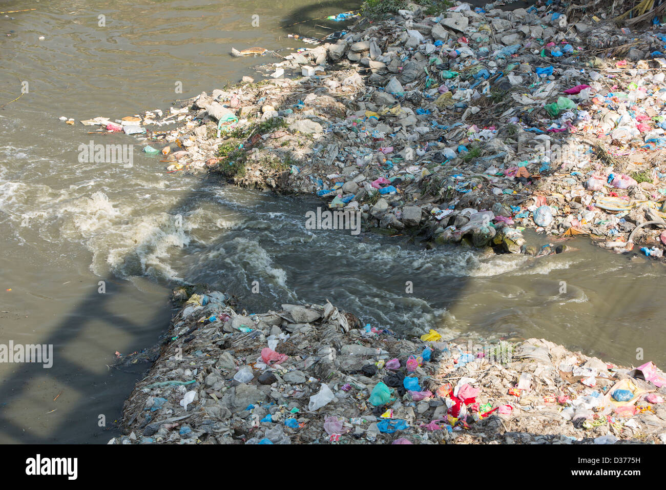 Nepal water pollution waste Fotos und Bildmaterial in hoher Auflösung