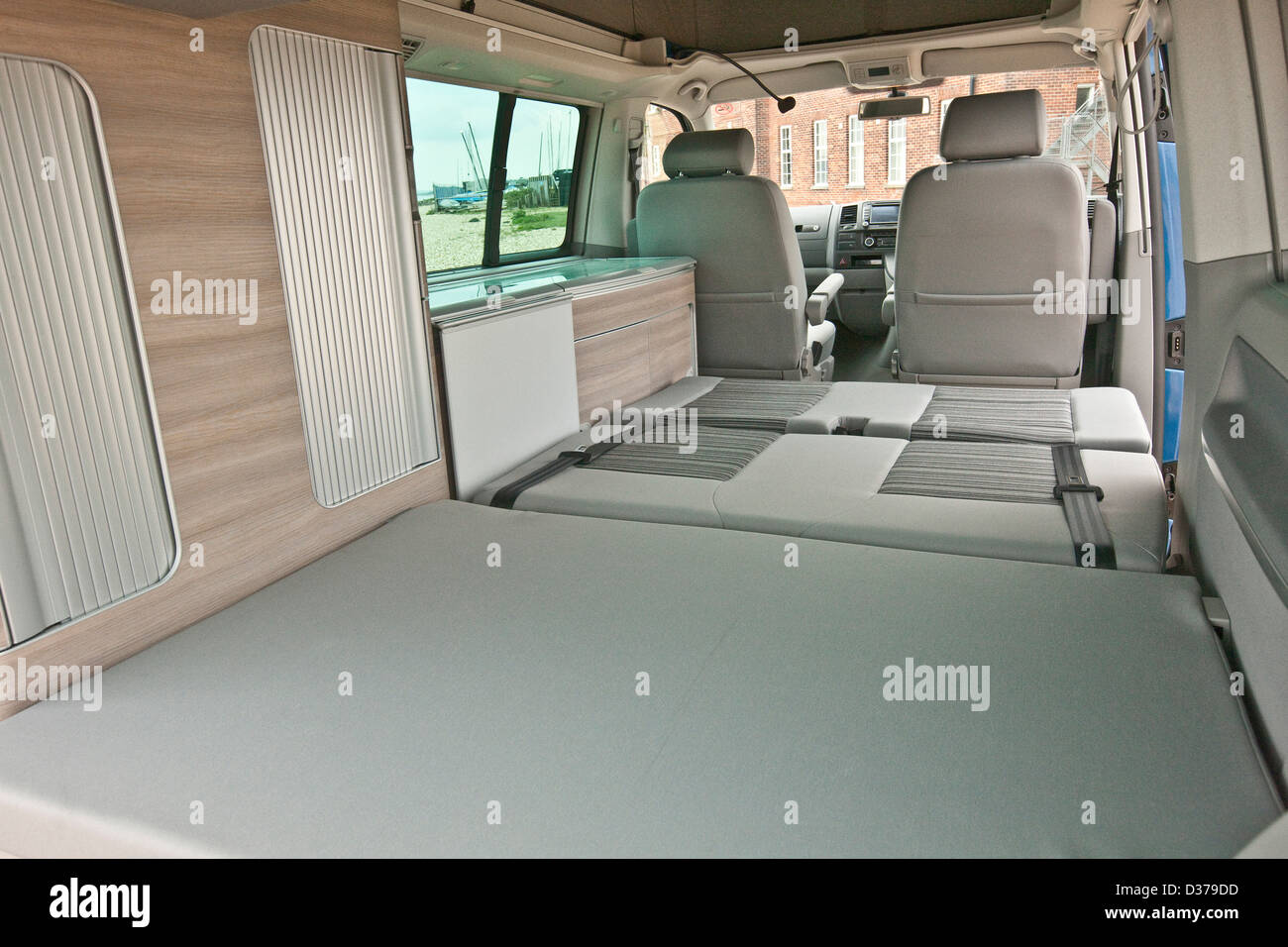 Bett-Umbau im VW California Wohnmobil, Southampton, UK, 07 05 2010 Stockfoto